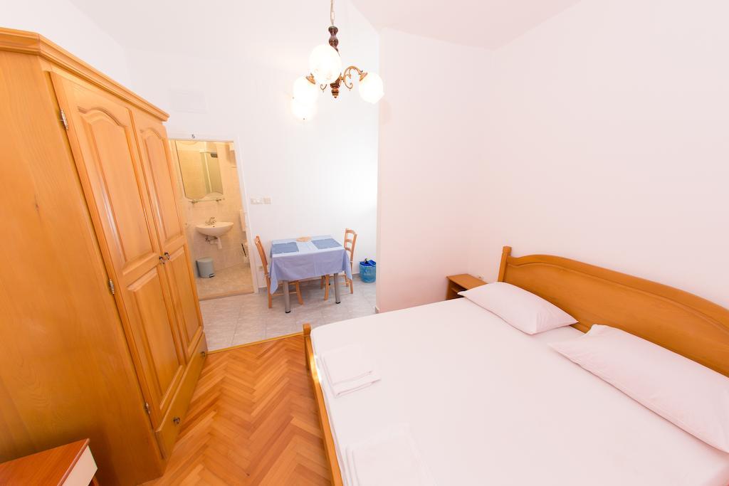 Apartments Ticinovic Omiš Kültér fotó